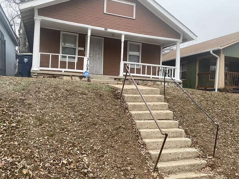 3108 Jackson Ave — Photo 1