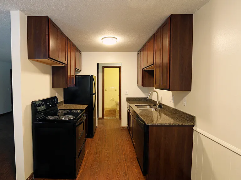 Apache Manor Apartments — Photo 9