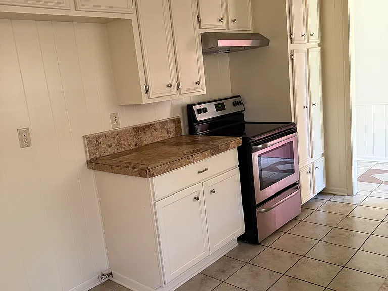 1213 Tammy Ave — Photo 4
