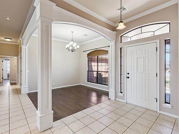 4th image of 928 NW 179th Cir