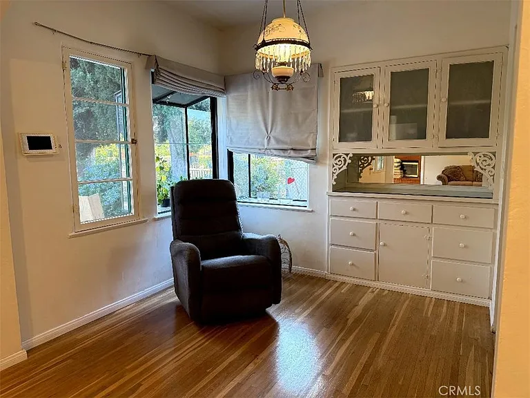 7429 Hesperia Ave — Photo 4
