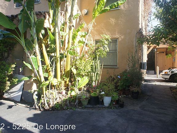 3rd image of 5225 De Longpre Ave