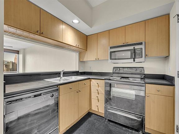 4th image of 322 E CENTRAL BOULEVARD #1708
