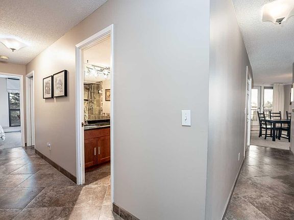 5th image of 10 Coachway Rd SW #133