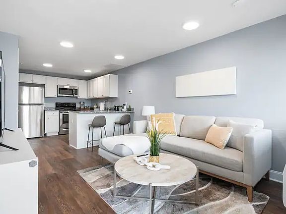 3rd image of 557 Riverview Dr #B8