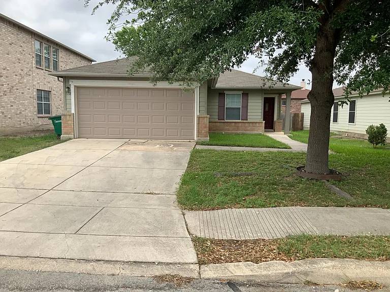 7718 Cedar Farm — Photo 5