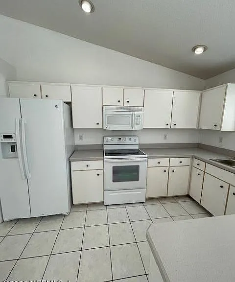 9 Lyons Pl — Photo 9