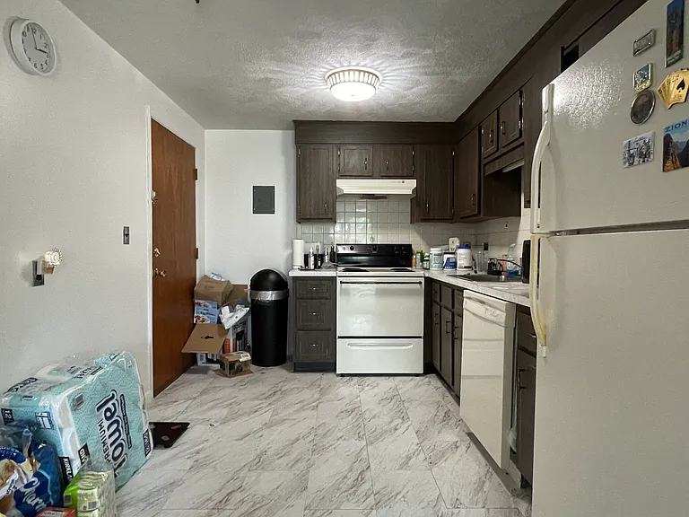 79 Central St #5 — Photo 3