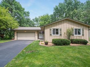 11382 Red Fox Dr, Osseo, MN 55369