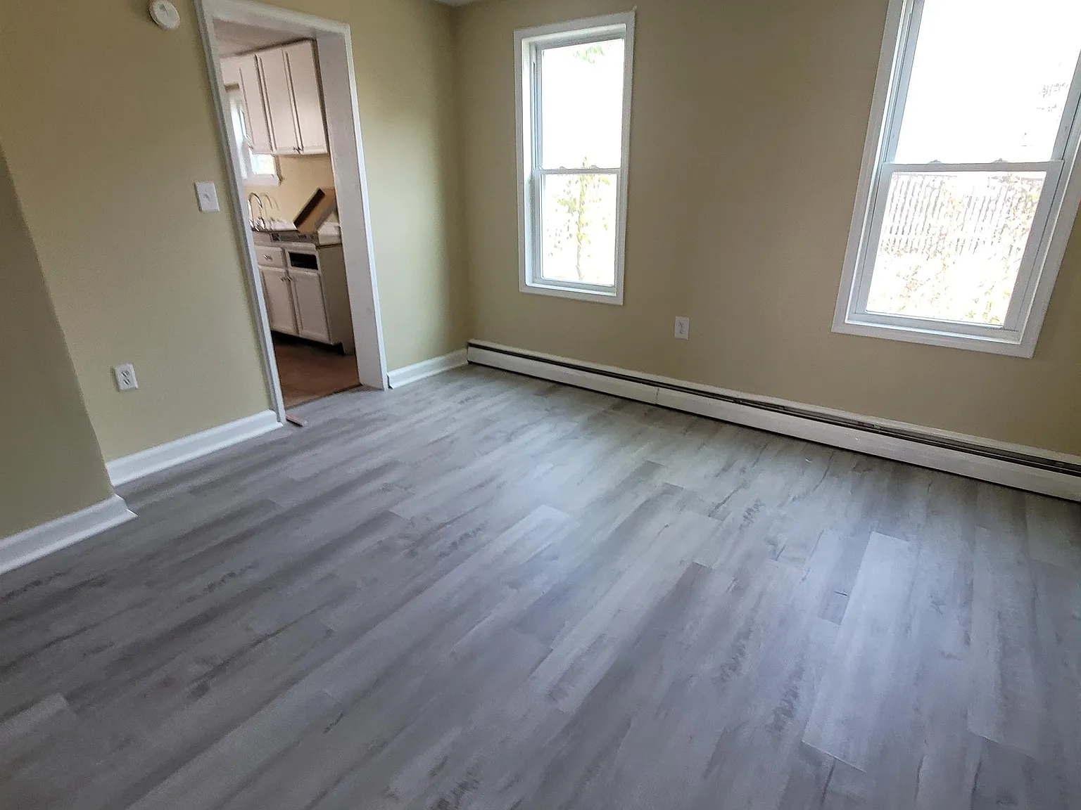 150 South Sumner - Middle First Floor — Photo 3
