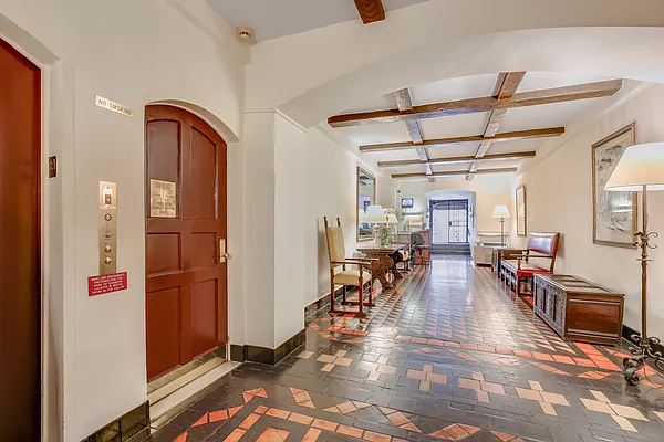 Sold by Compass | media 9