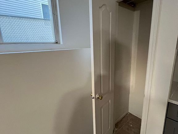 5th image of 795 Rossville Ave #1