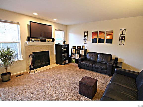 3rd image of 3580 Gardner Ave