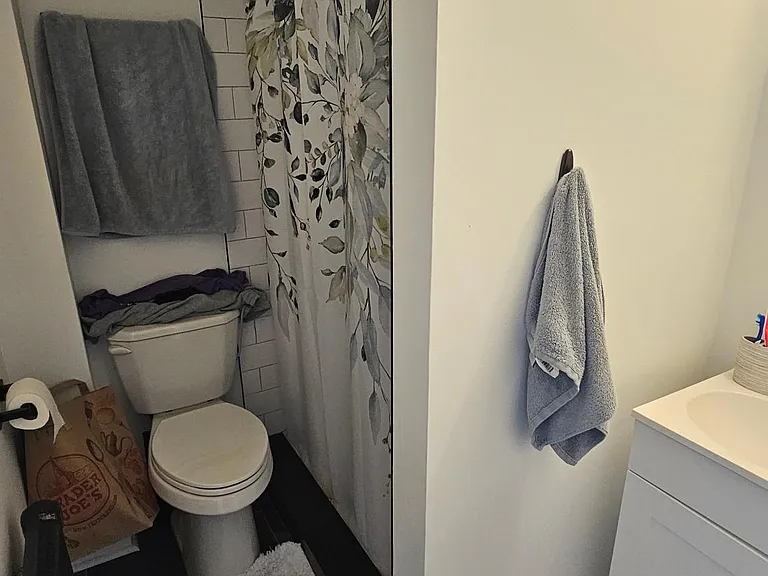 2025 Pine St #3F — Photo 3