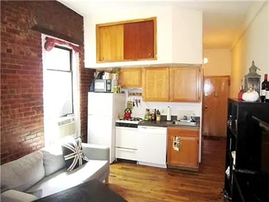 Rented by Citi Habitats | media 40