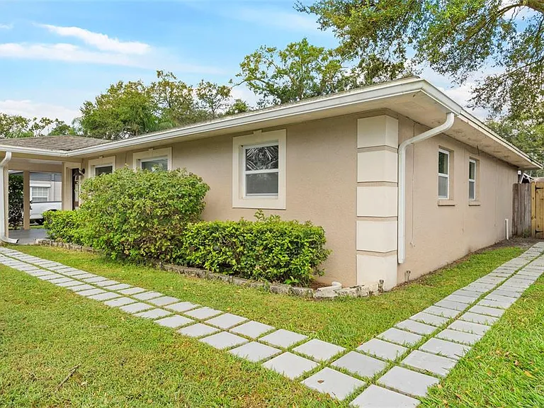 1019 Susan Dr — Photo 1