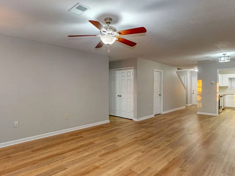 5028 Winfield Dr — Photo 4