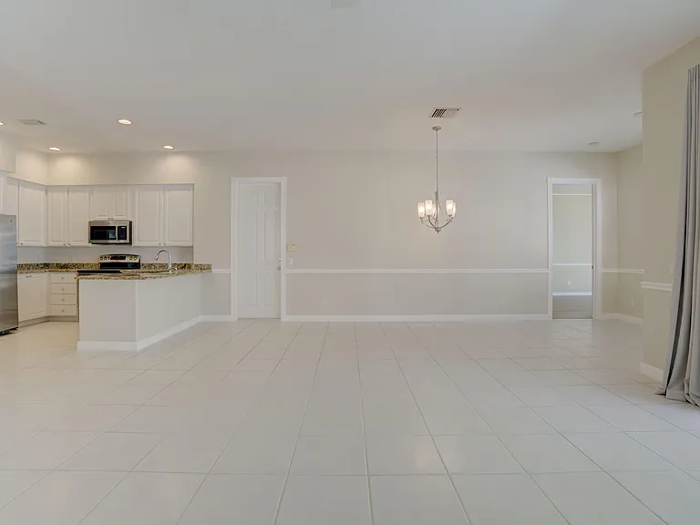 256 San Remo Dr — Photo 12