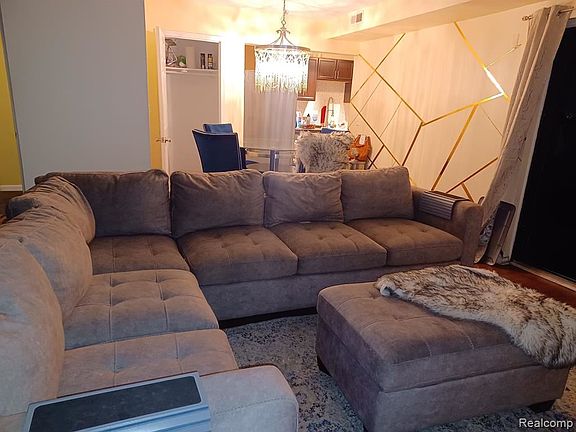 3rd image of 2900 E Jefferson Ave S #901