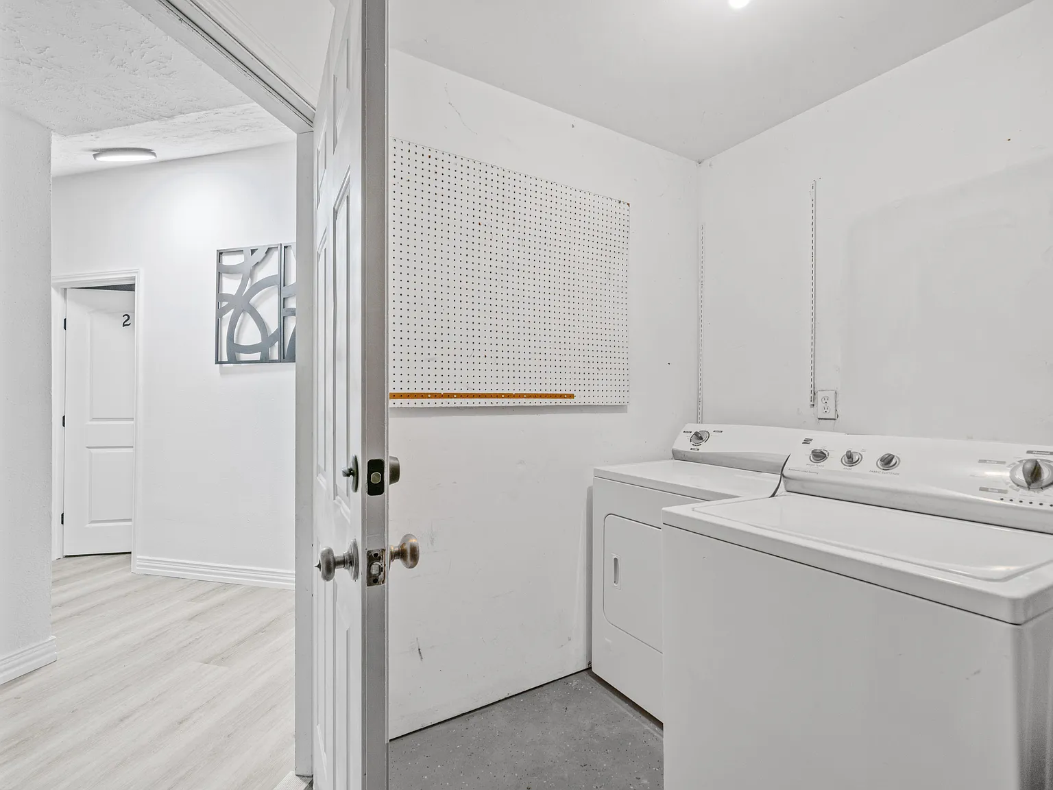4 bed, 2.0 bath, 1645 sqft, $953 — Photo 3