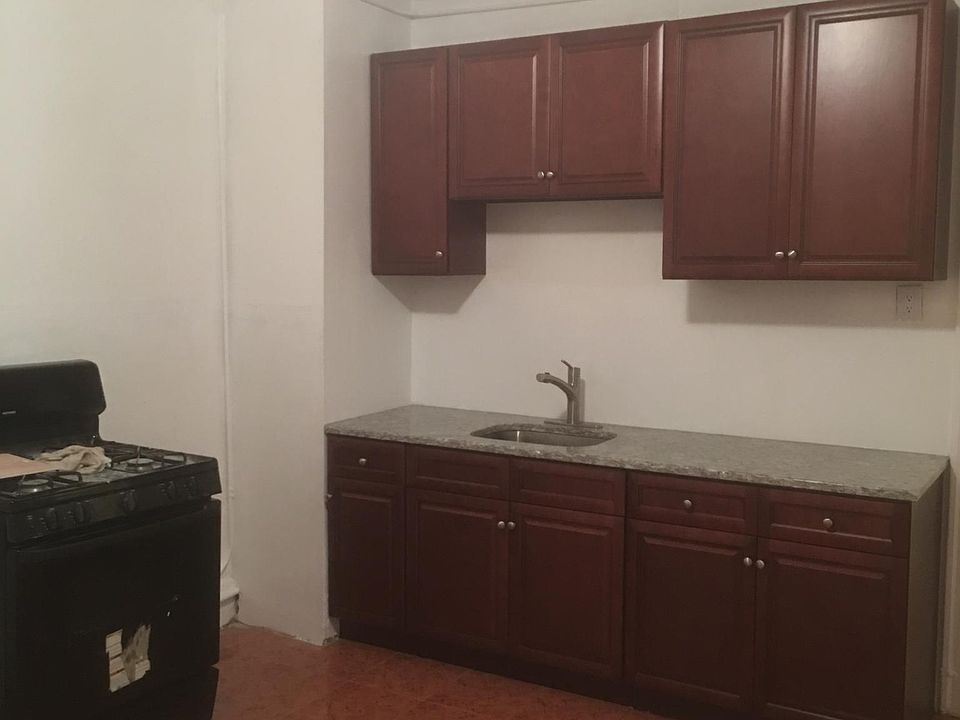2nd image of 320 Orange Rd APT E