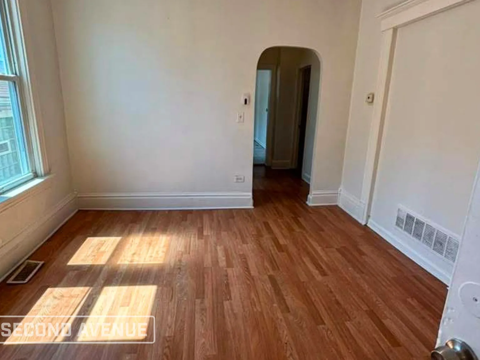 4 bed, 2.0 bath, 1900 sqft, $1,569 — Photo 3