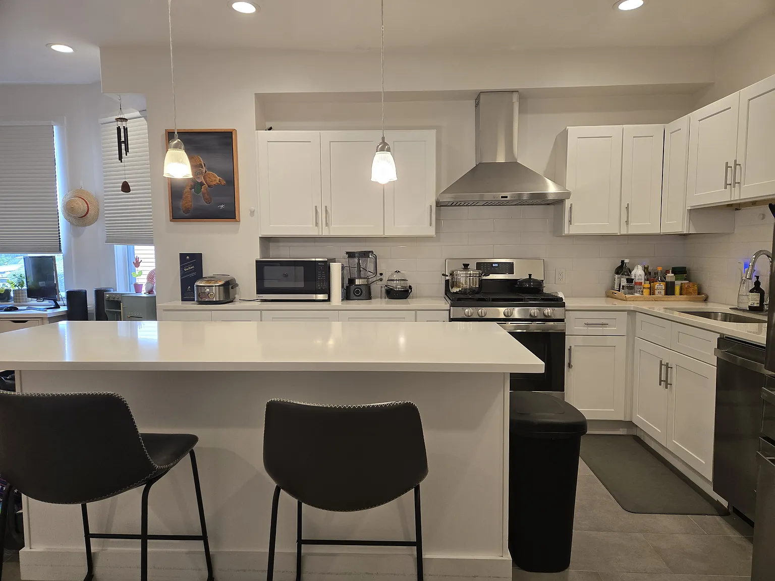 3 bed, 1250 sqft, $3,900 — Photo 4
