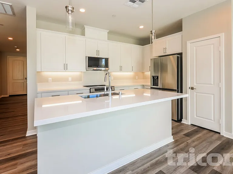 1704 Taylor Ave — Photo 4
