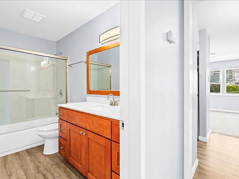2500 Dana St — Photo 50