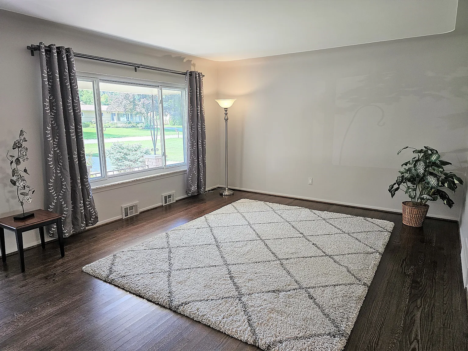 3 bed, 1600 sqft, $2,595 — Photo 4