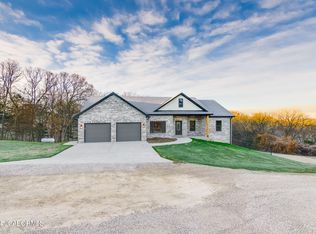 49 Pine Wood Trl, Bonnots Mill, MO 65016