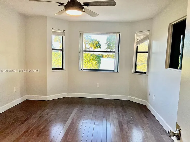 900 SW 113th Ter — Photo 13