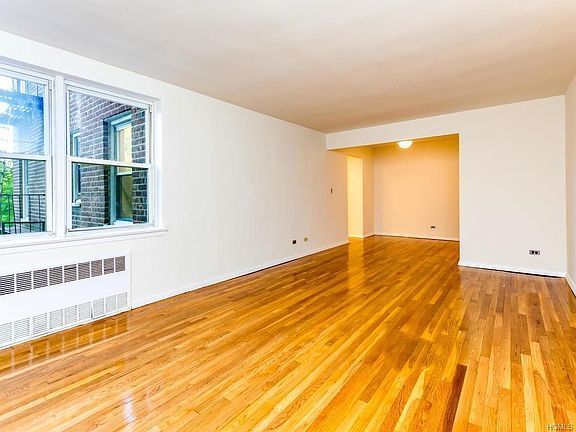 4th image of 4295 Webster Ave #3G
