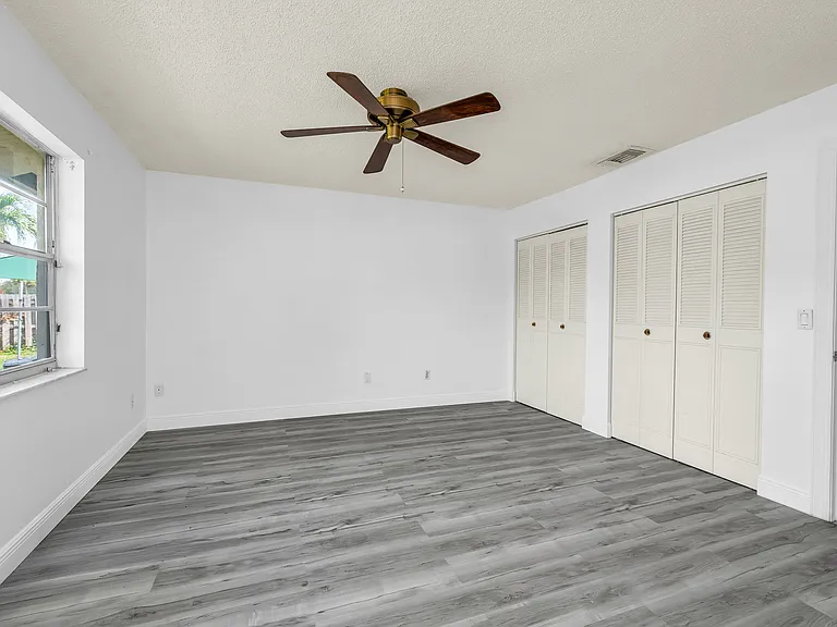 23073 SW 56th Ave — Photo 15
