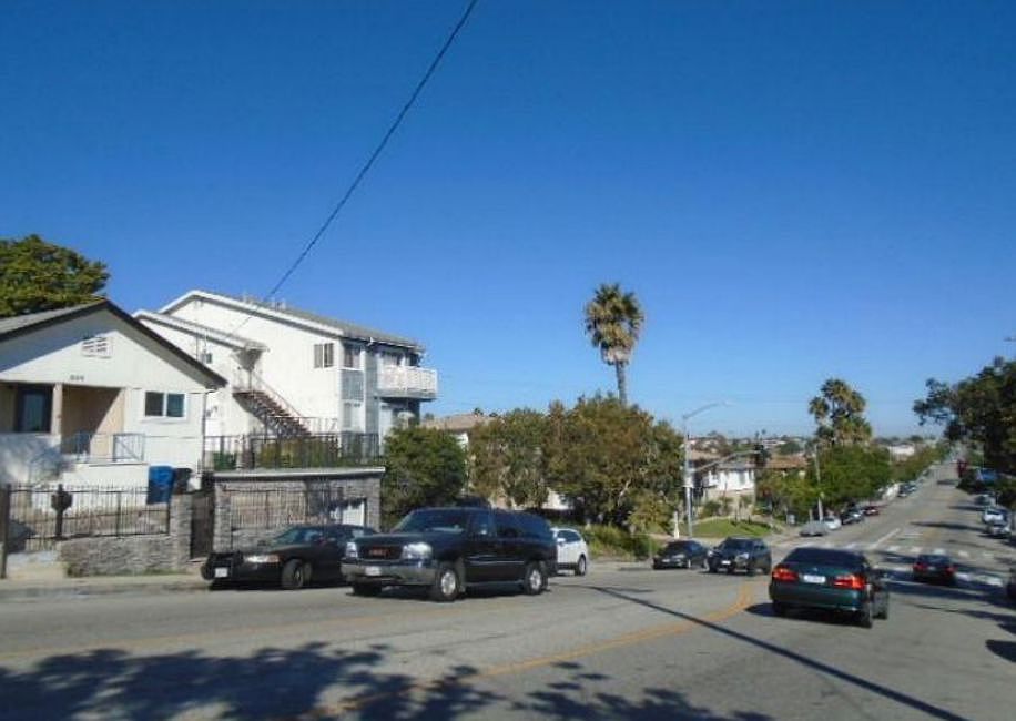 2nd image of 2217 S Gaffey St