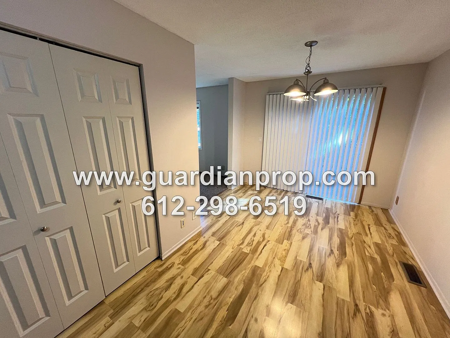 End Unit Townhouse Available December 1st, Updated Kitchen, 2 Bath, Deck & Yard, 2 Car Garage — Photo 4