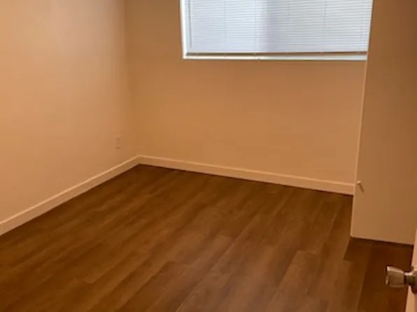 632 W Iris Ave #C, Visalia, CA 93277