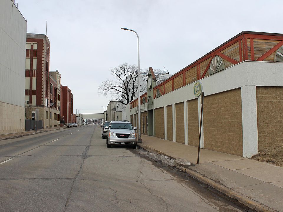 2nd image of 1113 3rd St S #1115-1117