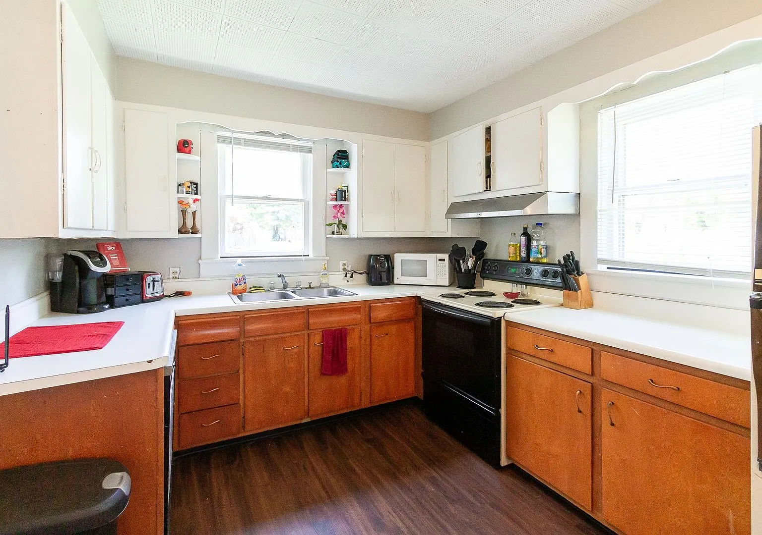 Preleasing For August! Close To Campus: Dishwasher And Washer/Dryer Included — Photo 1