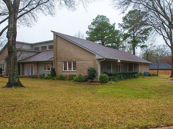 3rd image of 2215 Melissa Dr