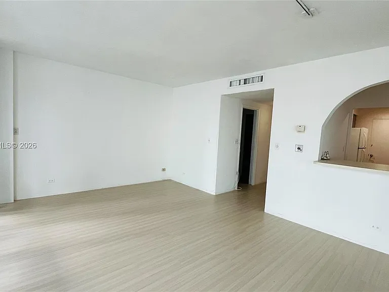 1408 Brickell Bay Dr #916 — Photo 6