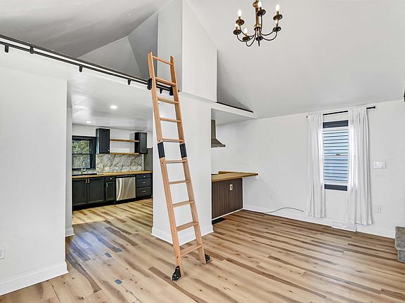 4th image of 2238 W 10th St