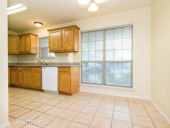 4th image of 5801 S Fannin St