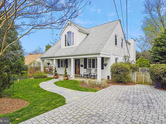 2nd image of 4211 Matthews Ln