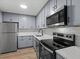 1000 Orchard Luxury Apartments, Mundelein, IL 60060