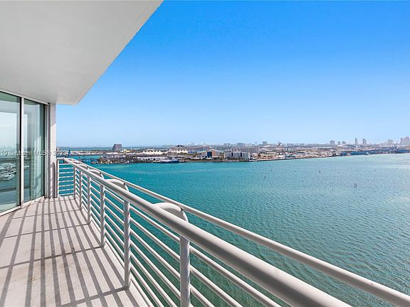 3rd image of 335 Biscayne Blvd #2112