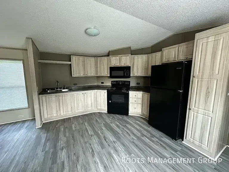 101 Stoney Creek Dr #15 — Photo 4