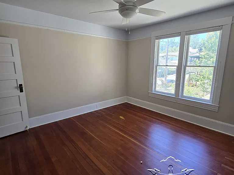 210 N Auburn St — Photo 29