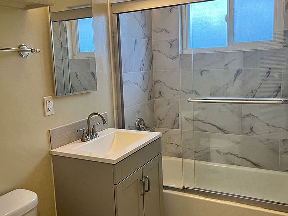 4th image of 3133 Bagley Ave APT 2