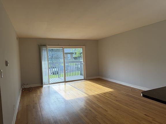3rd image of 16W505 Mockingbird Ln APT 207